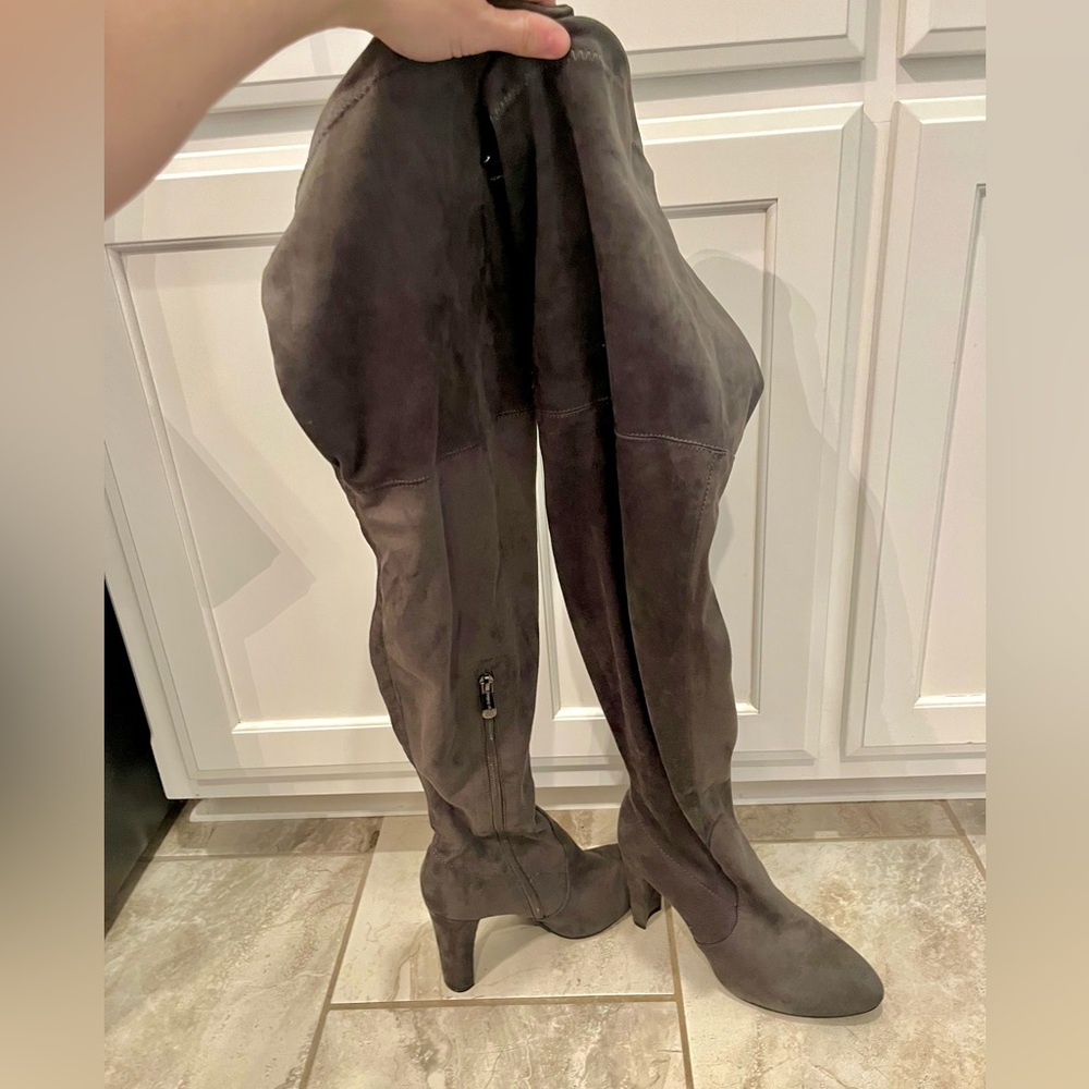 Thigh high Grey suede Boots - 7.5 - EUC